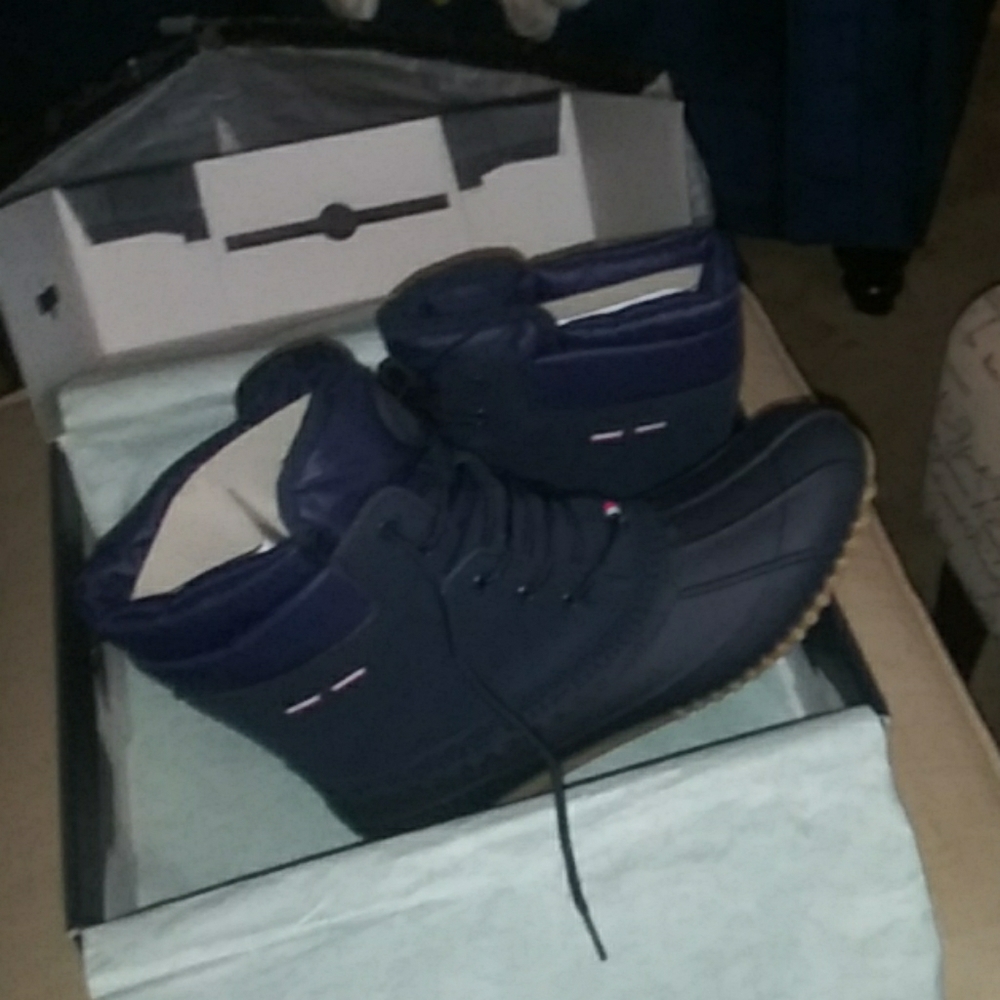 Brand new never worn mens size 11 Tommy Hilfiger p